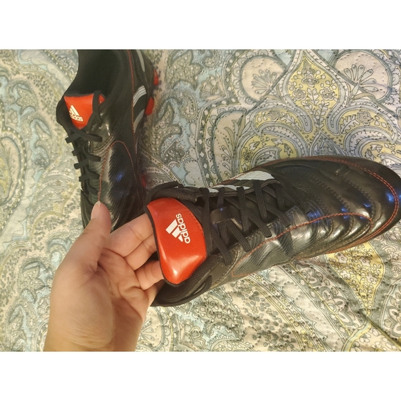 Soccer cleats - Picture 3 of 8